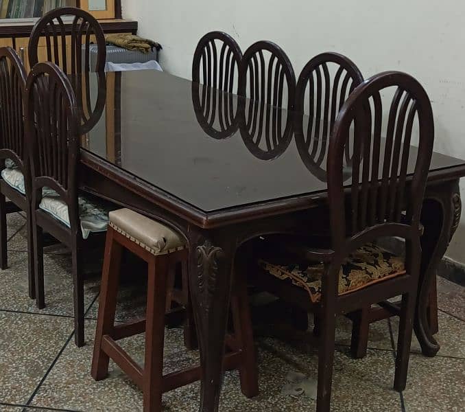 Dining Table used sale urjent 2