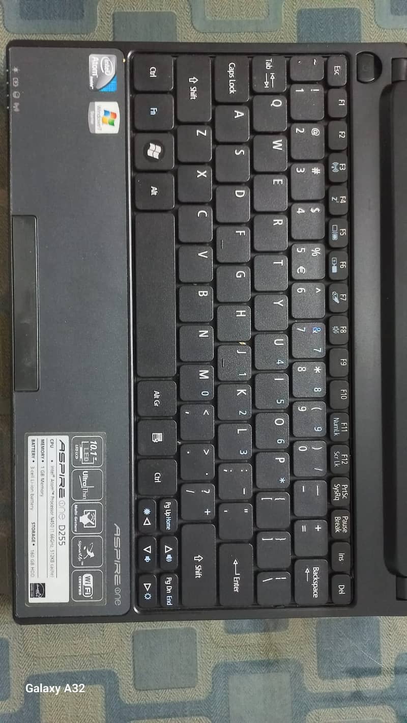 Acer Aspire One D255 Laptop for Sale - Used like New 5