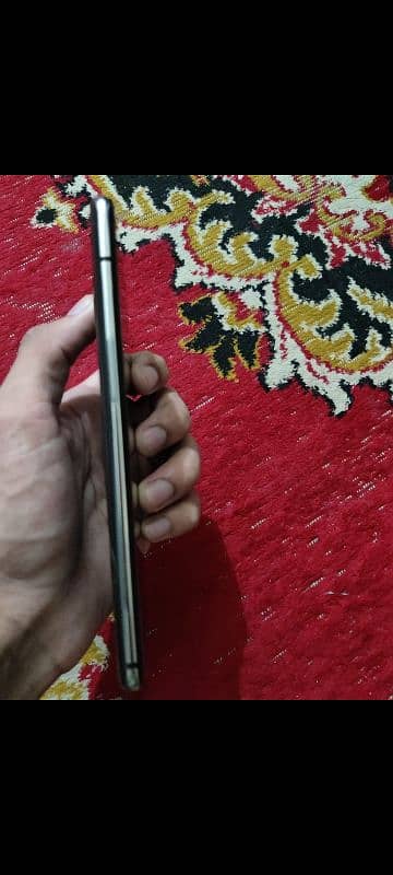 One plus 7t back broken All internal Ok 10by8.5  condition. 2