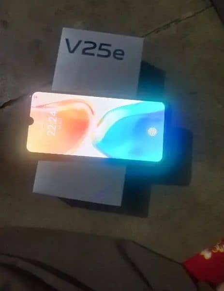 Vivo v25e 8GB+8GB 128GB Complete box 10 by 9 colour changing phone 4