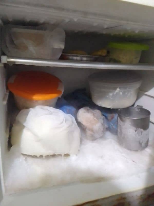 DAWLANCE FRIDGE: 1