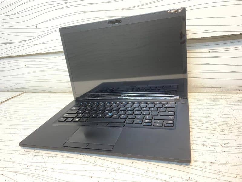 Dell 7490 i7 8th Gen 10/10 condition 3