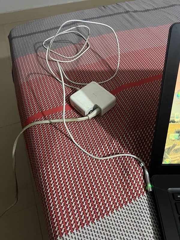 Macbook 2007 | With Charger | Perfect Condition 2