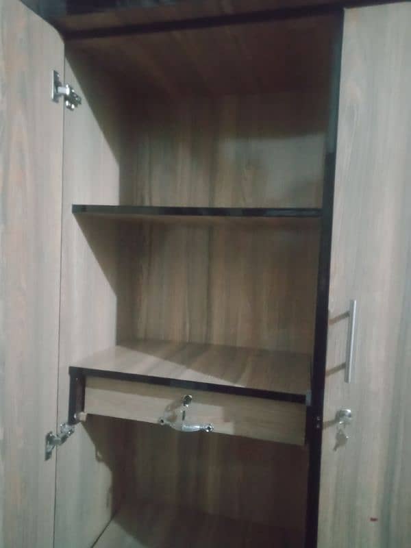 Wooden wardrobe second hand 1