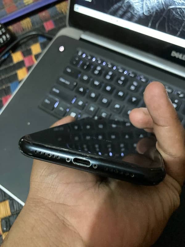 IPhone XR 4