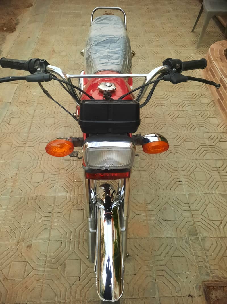 Honda CG-125cc
Model 2020
Month 10
Karachi Golden Number. 5