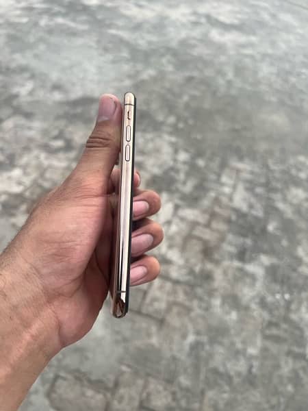 IPhone Xs gold 64gb Pta approved 2