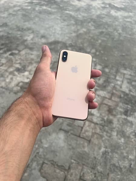 IPhone Xs gold 64gb Pta approved 5