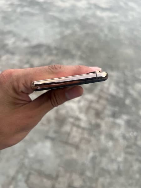 IPhone Xs gold 64gb Pta approved 6