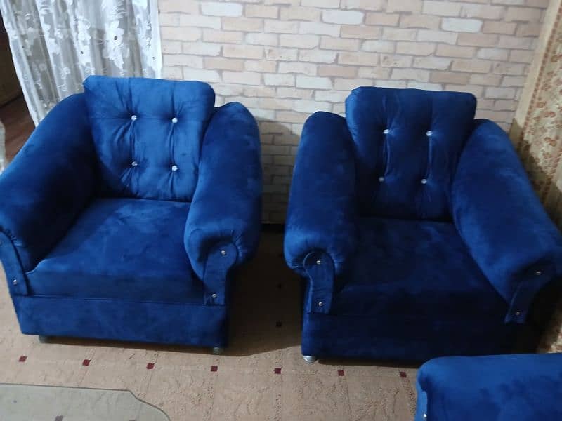 selling my 7seater sofa 1