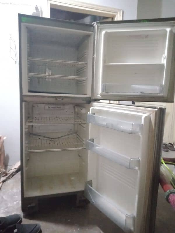 PEL Refrigerator 03076976330 1