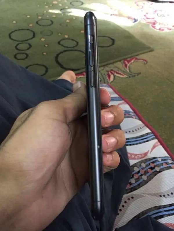 Iphone 11 Pro max Urgent Sale 4