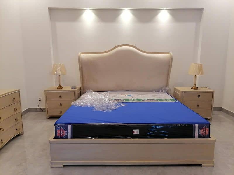 solid wooden bed set 0