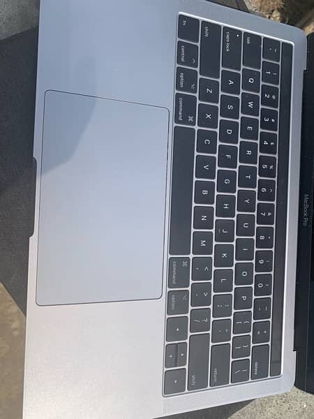 macbook pro 2017 touchbar 2