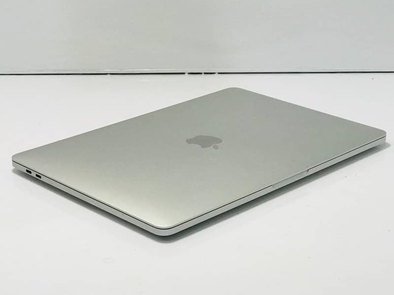 APPLE MACBOOK PRO M1 8GB RAM 256GB SSD 3