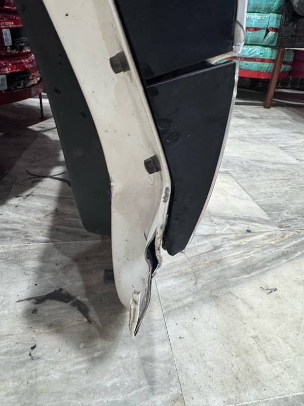 LEXUS CT200h 2011 trunk 2