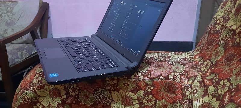 Dell Latitude 3350 i3 5th generation 4