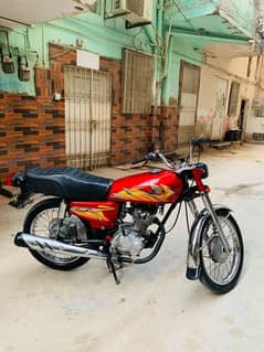 Honda 125 2016 karachi number mint condition