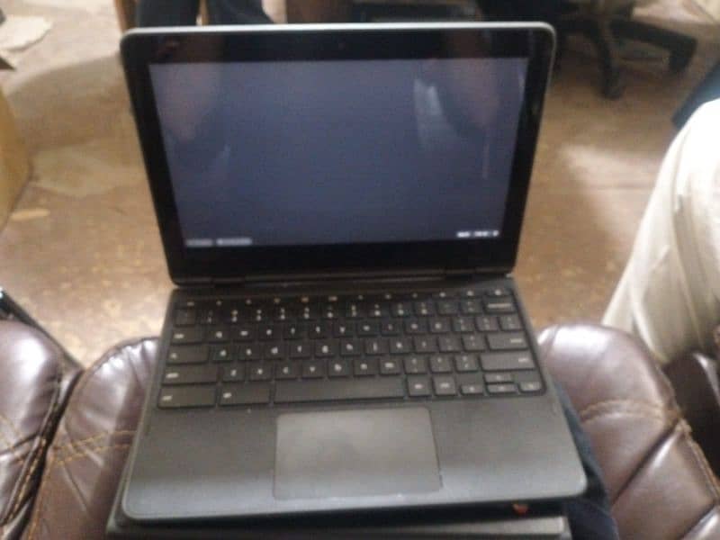 Lenovo 500e chromebook touch & type. Dual cam with pencil. Update 2029 1