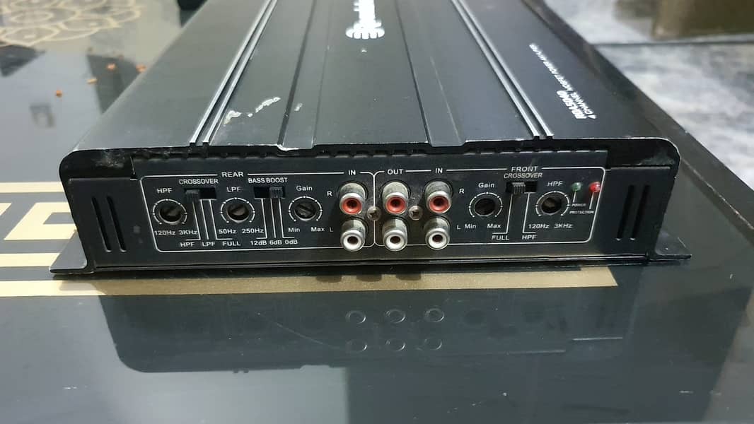 RoadStar Car Amplifier 2