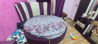 Round bed set with Matress