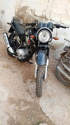 new condition hai only 5000 KM meter Chali hai 0