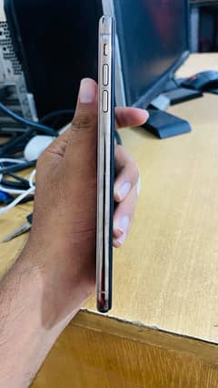 Iphone XS max , 256 GB , official pta approve with box 0