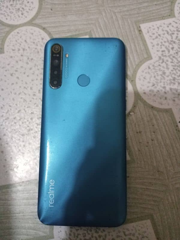 realme 5i corner per small crack h Baki all ok h 5