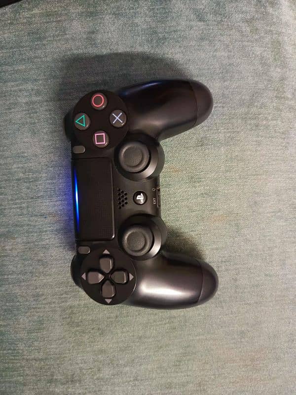 PS4 controller 1