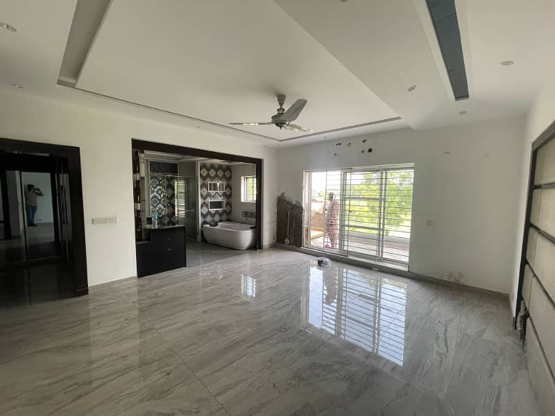 4 Kanal House With Basement Golf Veiw & Lawn Availabel For Rent In DHA Phase 6 Raya 29