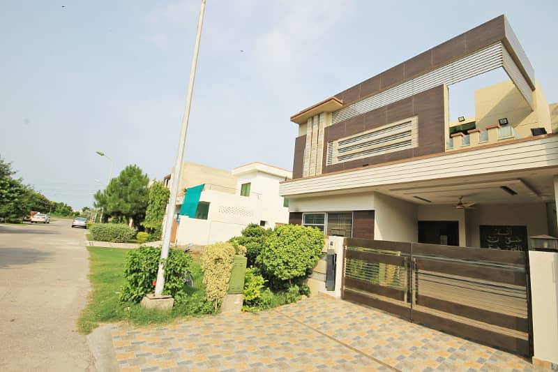 10 Marla House Availabel For Rent In DHA Phase 5 43