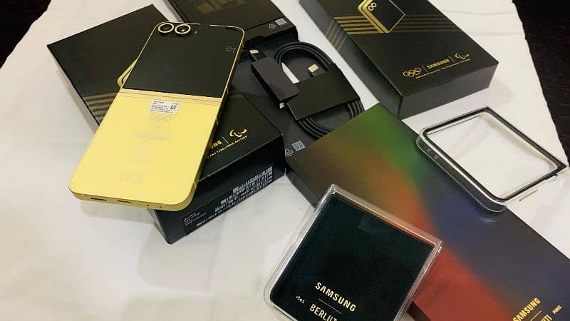 Samsung Galaxy Z Flip 6 12/512Gb Gold Olympic Limited Edition* 2