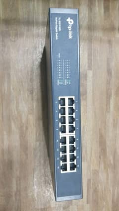 TP-Link TL-SG1016D - 16-Port Gigabit Desktop/Rackmount Switch