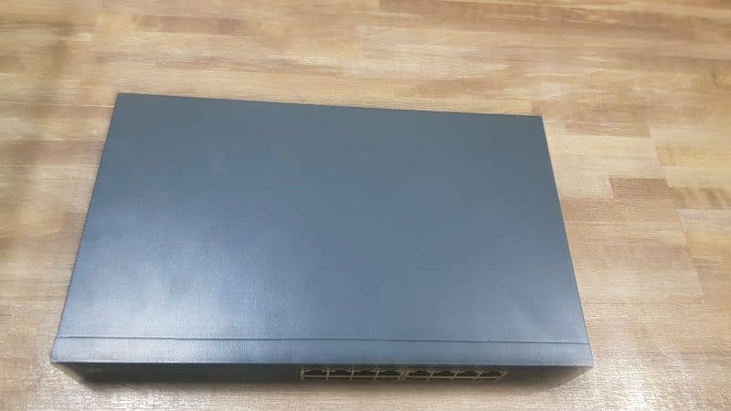 TP-Link TL-SG1016D - 16-Port Gigabit Desktop/Rackmount Switch 1