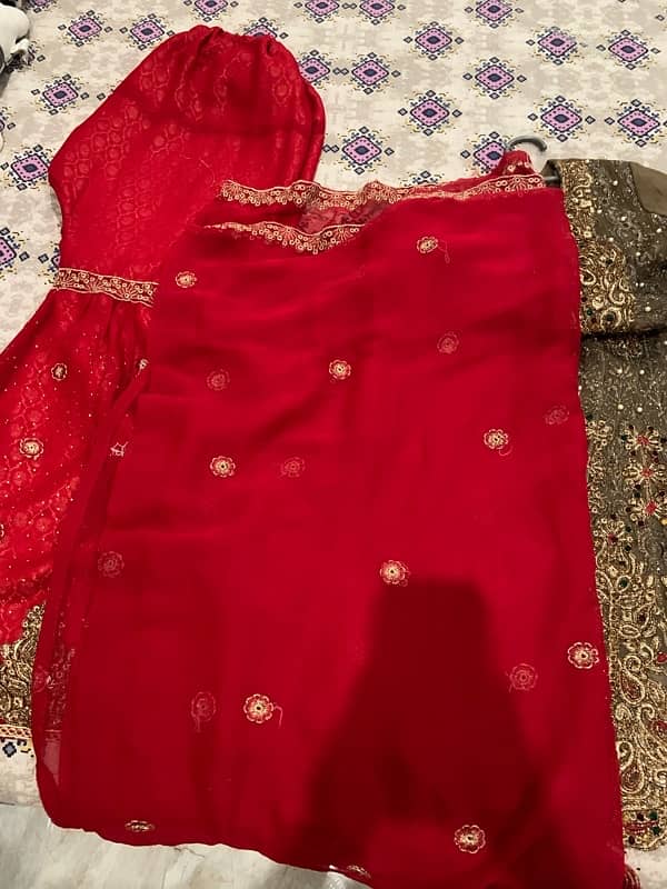 brown colour frock red colour sharara ache condion mein 2