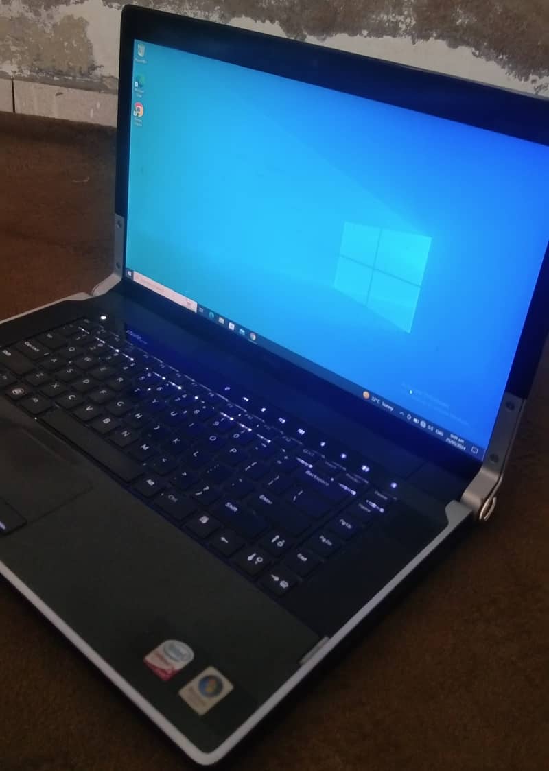 Laptop available for sell (Dell Studio XPS 1640) Used 3