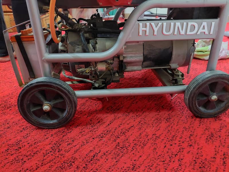 Hyundai generator 3.2 KV in best condition 2