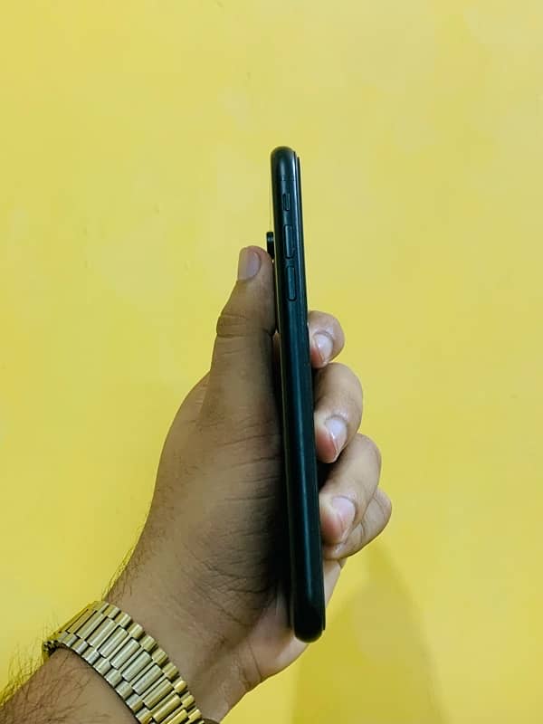 i phone xr 128gb factory unlock 3