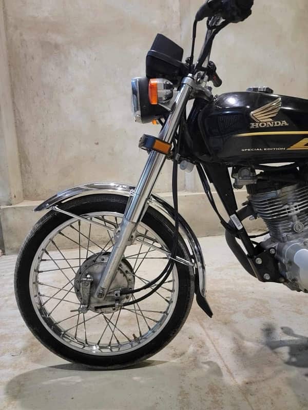 Honda CG125SE 2022 12Serial Hyderabad Registered up for sale 1