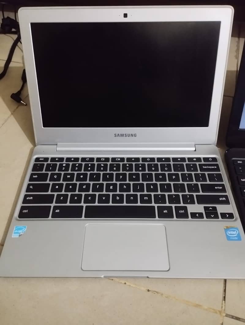 Samsung Chromebook 303C|2/16GB|1.6 GHz|11.6"|8+ hours battery 1