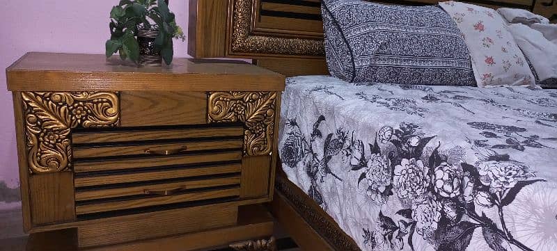 King Size Bed With Side Tables And Dressing Table 10