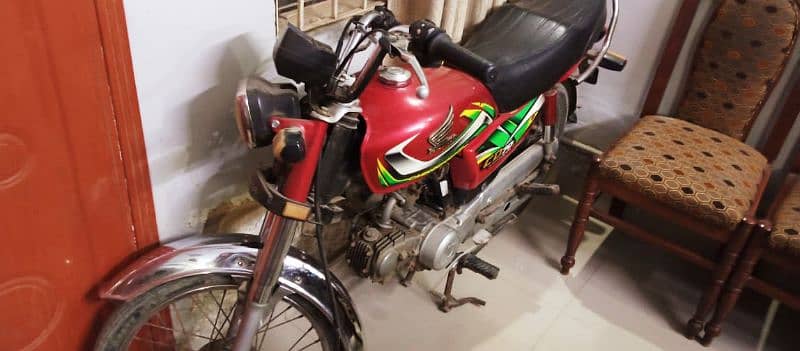 Honda cd 70 2022 RED Karachi number 03702632202 4