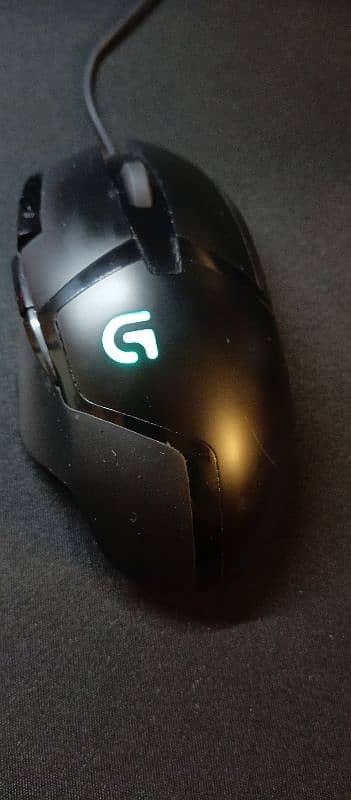 Logitech G402 Mouse 1