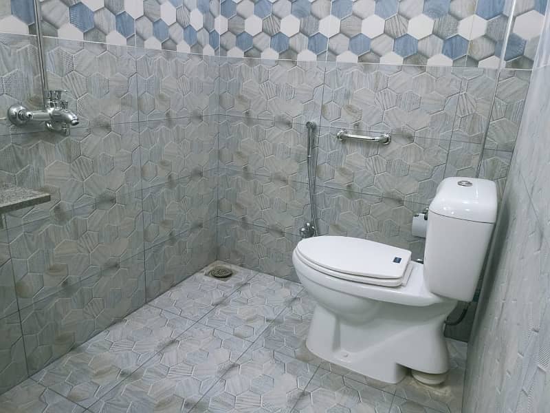 1 KANAL LOWER PORTION LOCK UPPOER PORTION HOUSE FOR RENT IN BAHRIA TOWN LAHORE 1