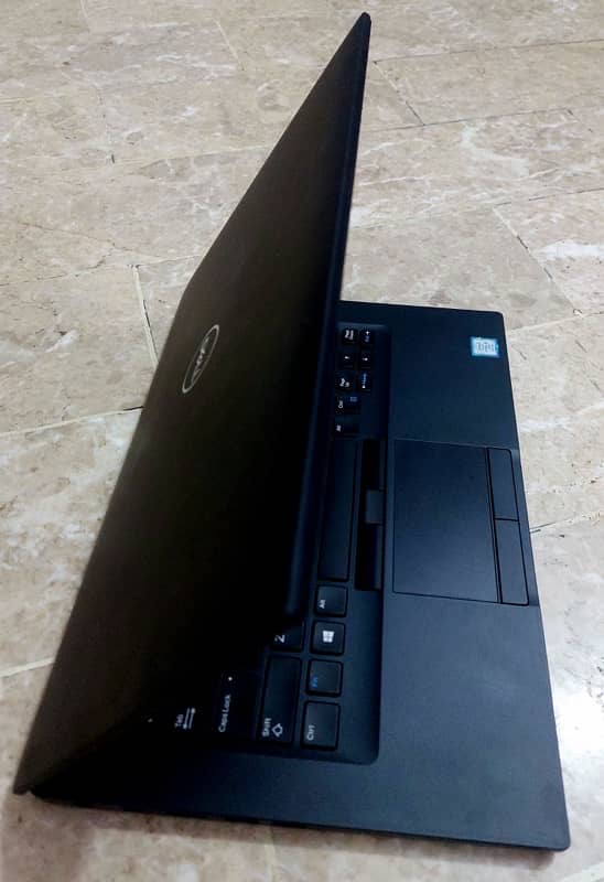 Dell Latitude 7490 4