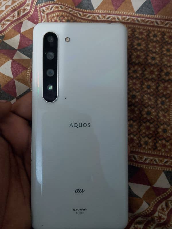 Sharp aquos r5g 4