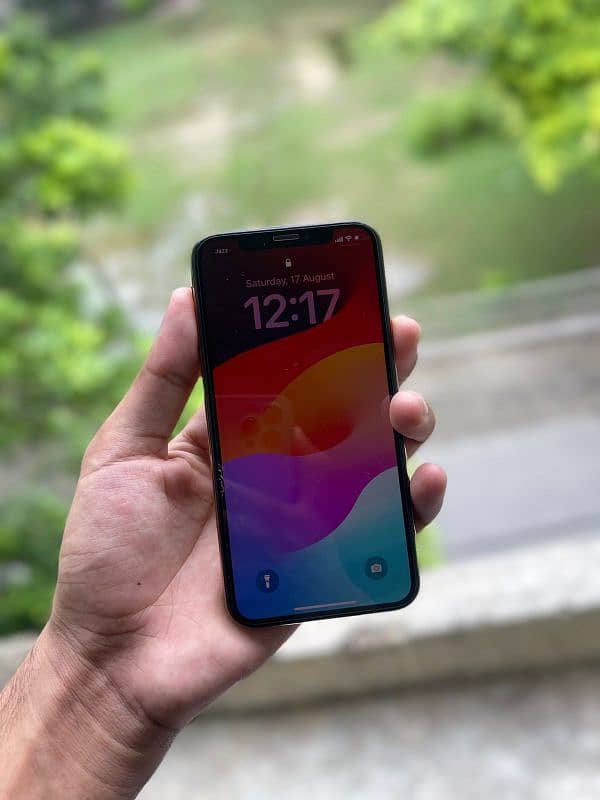 iPhone xs  rose golden dual sims pta 4