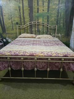 5 × 6 complete Bed with spring mattress and hardboard