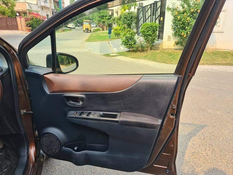 Toyota Vitz jawela 2012/2016 register 3