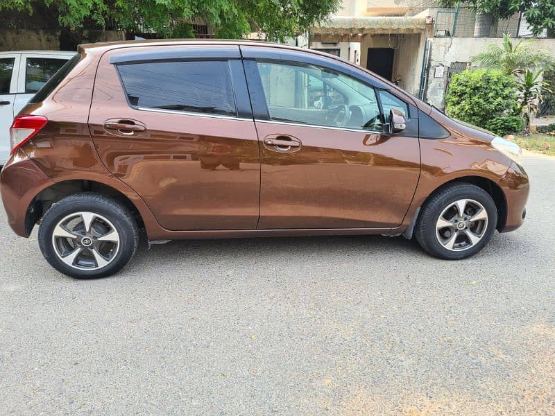 Toyota Vitz jawela 2012/2016 register 5